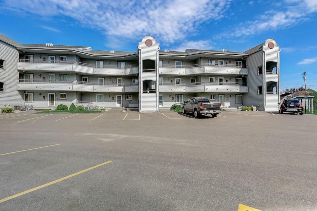 Brown Family Condo For Families Golf Trips And Girls Getaways Wisconsin Dells Exterior photo