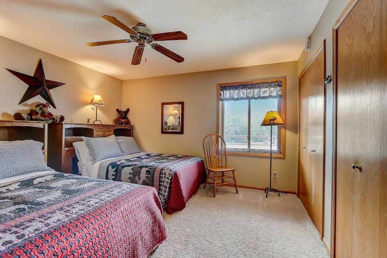 Brown Family Condo For Families Golf Trips And Girls Getaways Wisconsin Dells Exterior photo